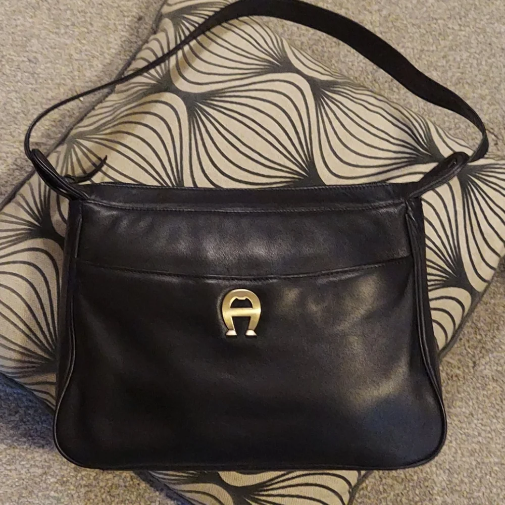 Eitenne Aigner Black Genuine Leather Handbag 👜 - Picture 1 of 9